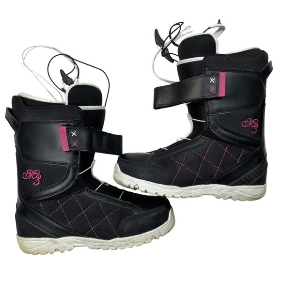 M3 Women’s Snowboard Boots US 8 Black Lace-Up Fleece-Lined Winter Gear - Picture 1 of 7